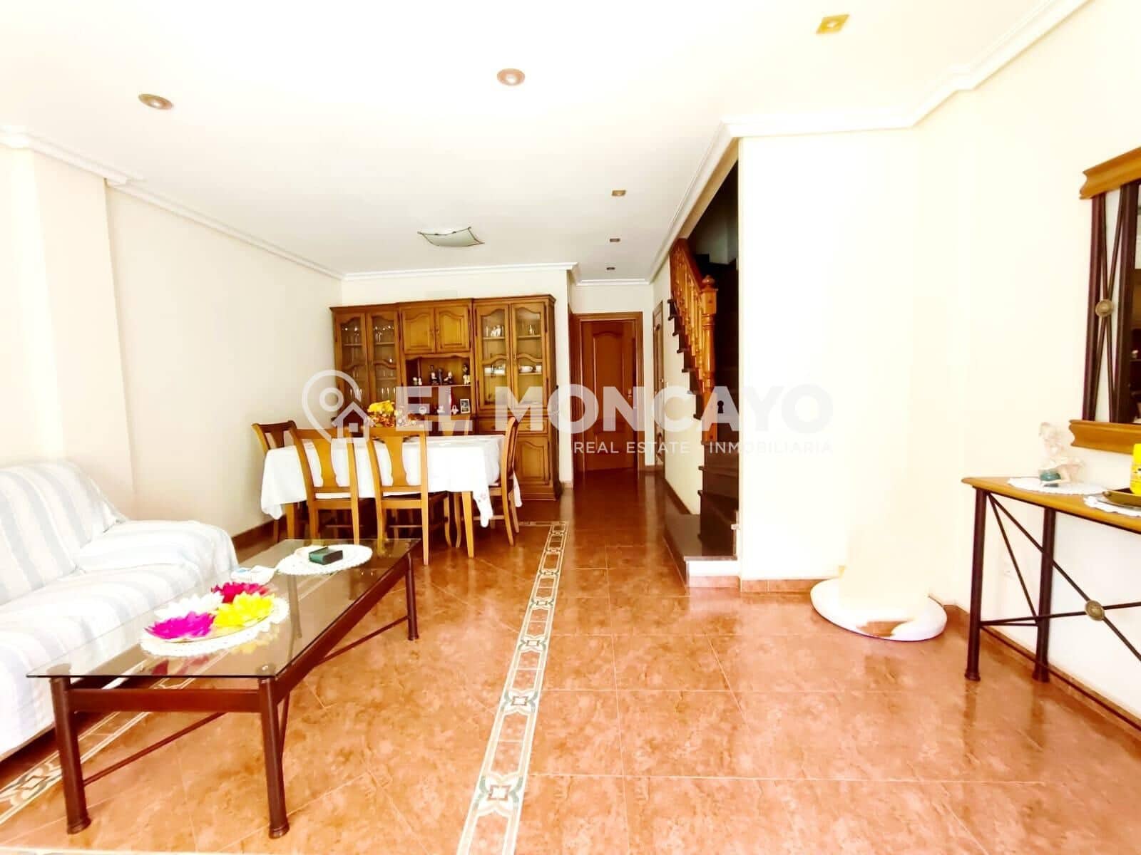 3 soverom Rekkehus til salgs i Guardamar del Segura med garasje - € 415 000 (Ref: 9468433)