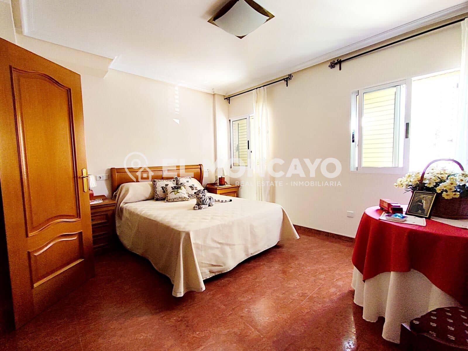 3 soverom Rekkehus til salgs i Guardamar del Segura med garasje - € 415 000 (Ref: 9468433)