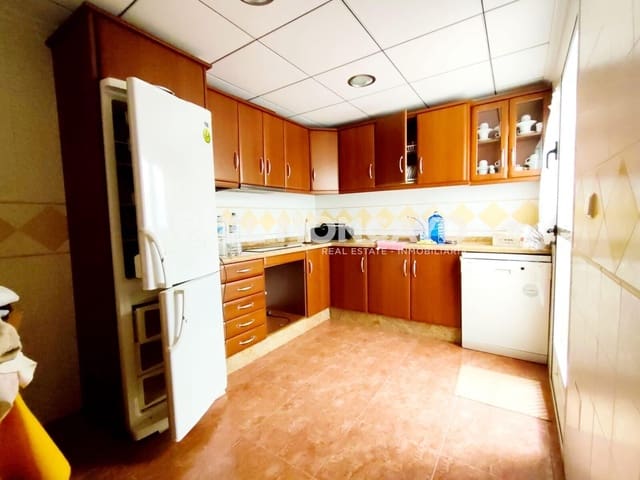 3 slaapkamer Rijtjeshuis te koop in Guardamar del Segura met garage - € 415.000 (Ref: 9468433)