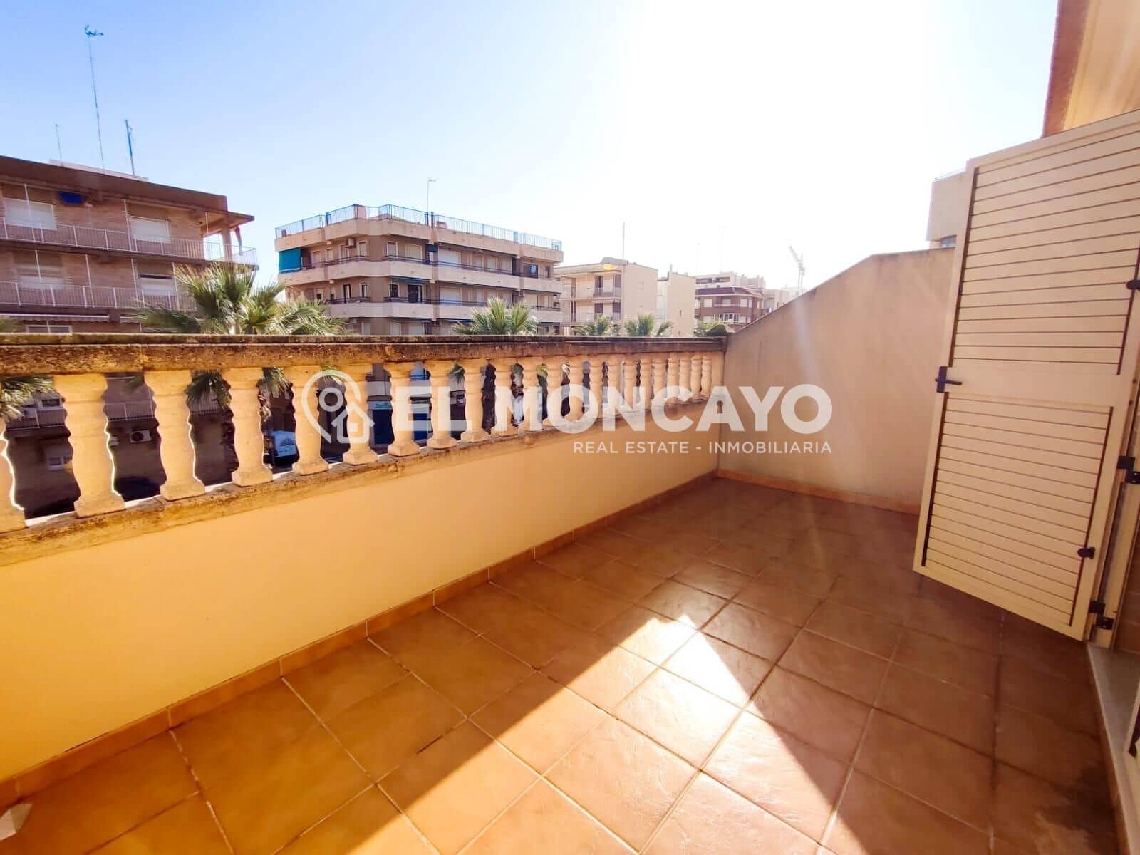 3 soverom Rekkehus til salgs i Guardamar del Segura med garasje - € 415 000 (Ref: 9468433)