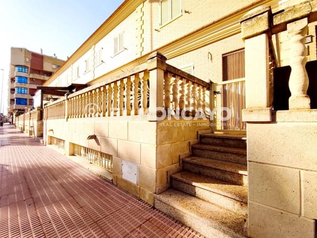 3 slaapkamer Rijtjeshuis te koop in Guardamar del Segura met garage - € 415.000 (Ref: 9468433)