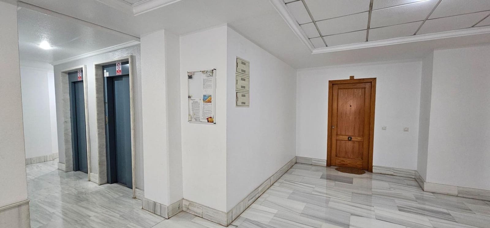 2 quarto Apartamento para venda em Guardamar del Segura com piscina - 139 000 € (Ref: 9472923)