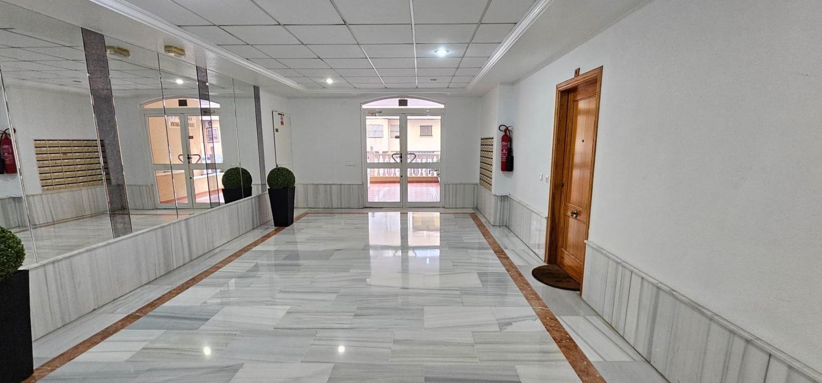 2 quarto Apartamento para venda em Guardamar del Segura com piscina - 139 000 € (Ref: 9472923)