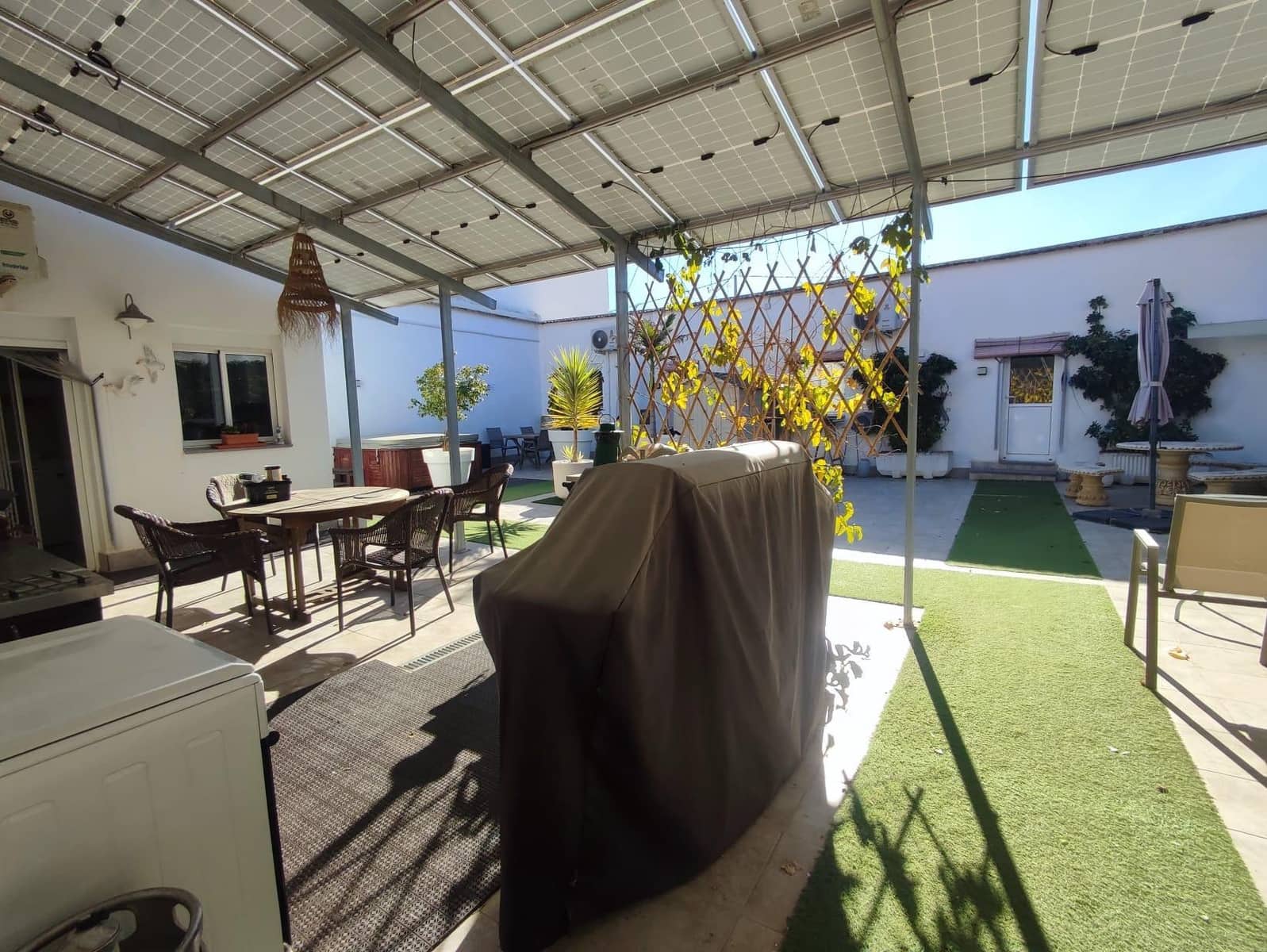 5 bedroom Villa for sale in San Fulgencio with pool - € 349,000 (Ref: 9497136)