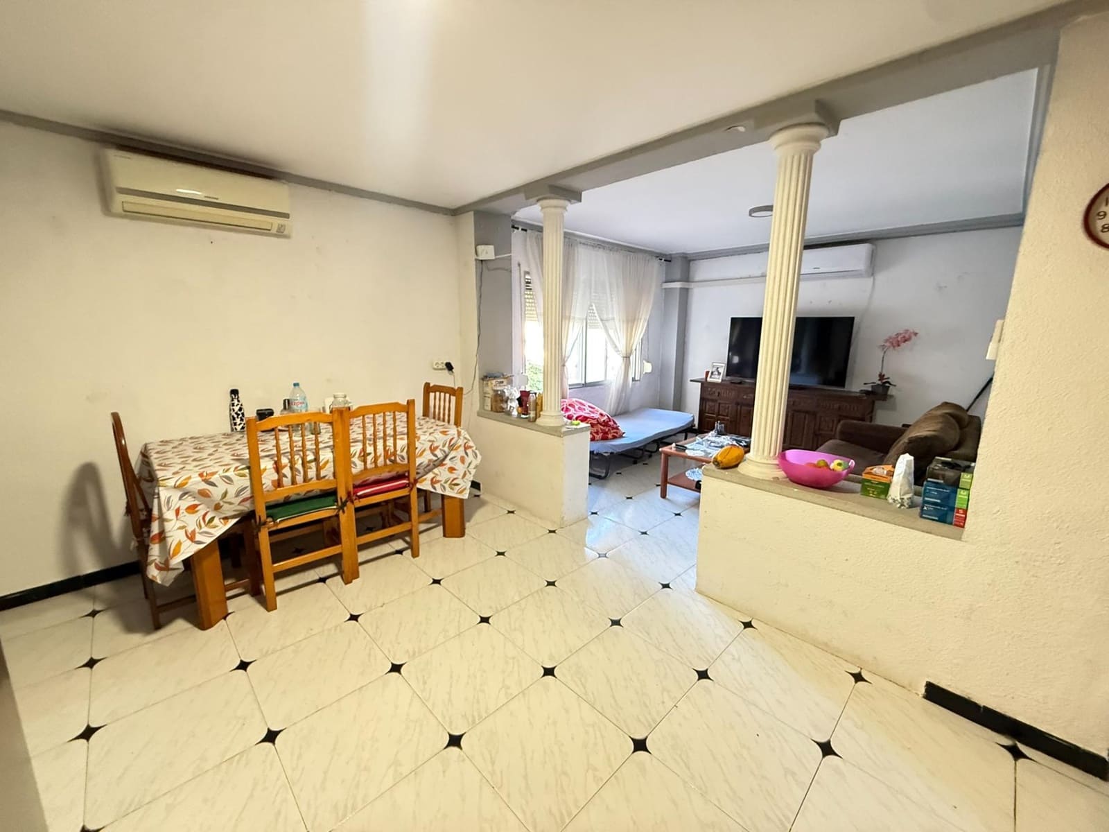 4 makuuhuone Asunto myytävänä paikassa La Marina - 120 000 € (Ref: 9502205)