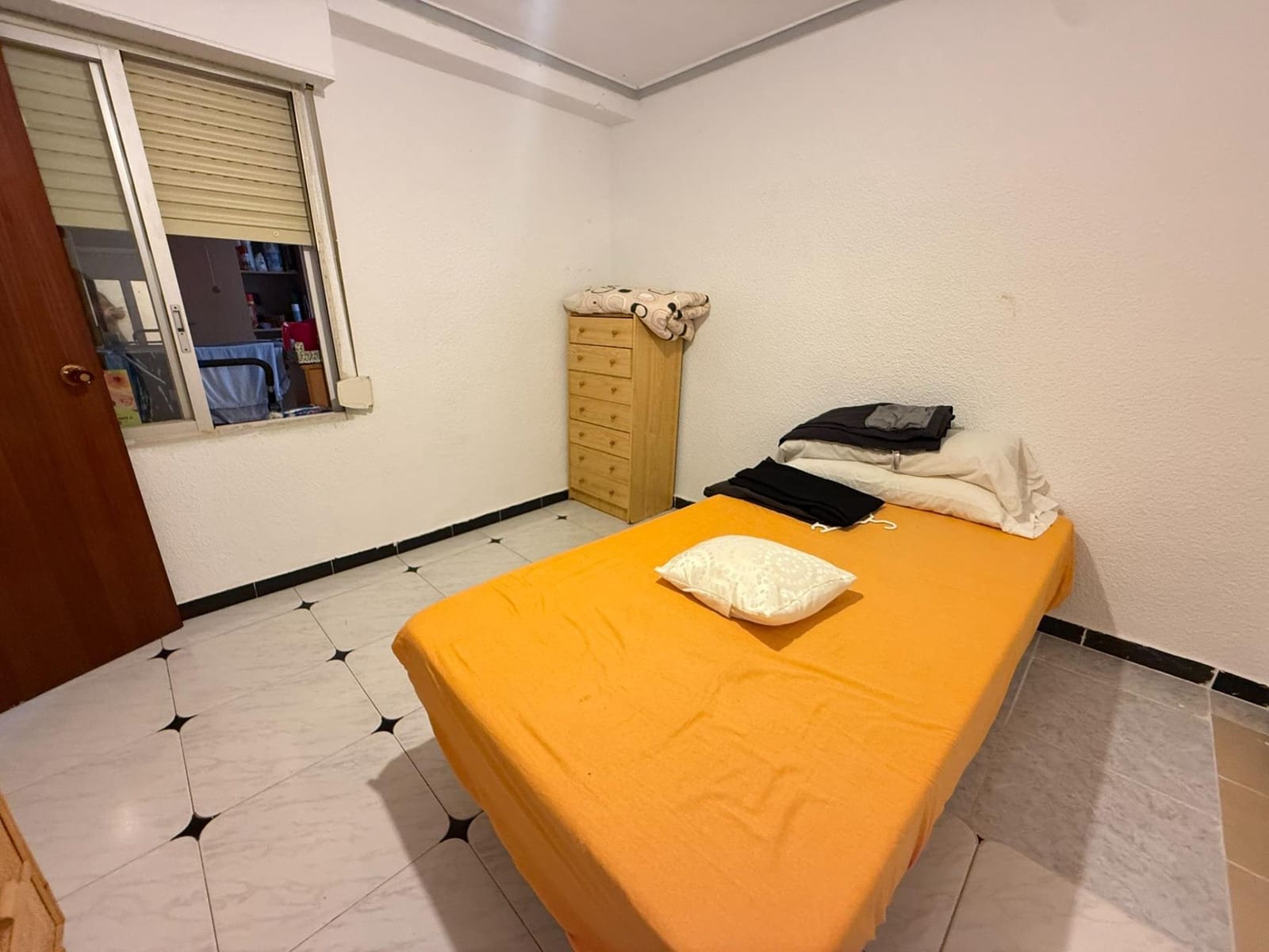 4 makuuhuone Asunto myytävänä paikassa La Marina - 120 000 € (Ref: 9502205)