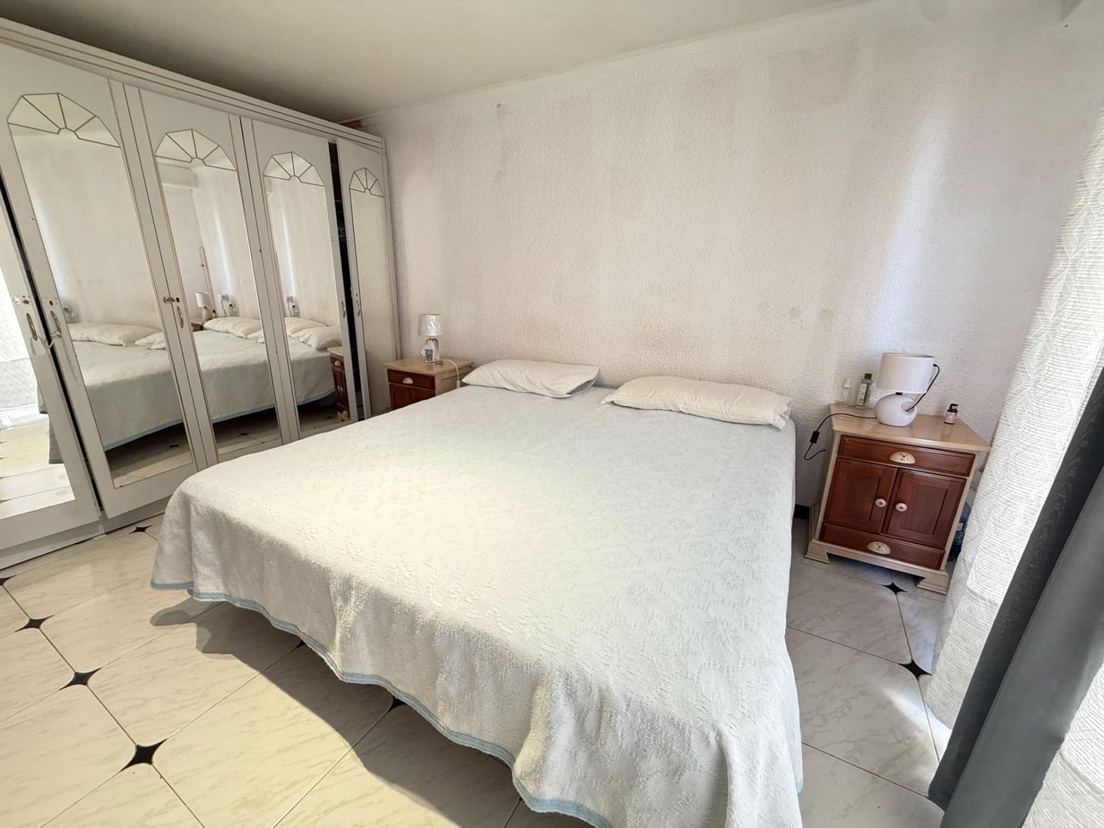 4 makuuhuone Asunto myytävänä paikassa La Marina - 120 000 € (Ref: 9502205)