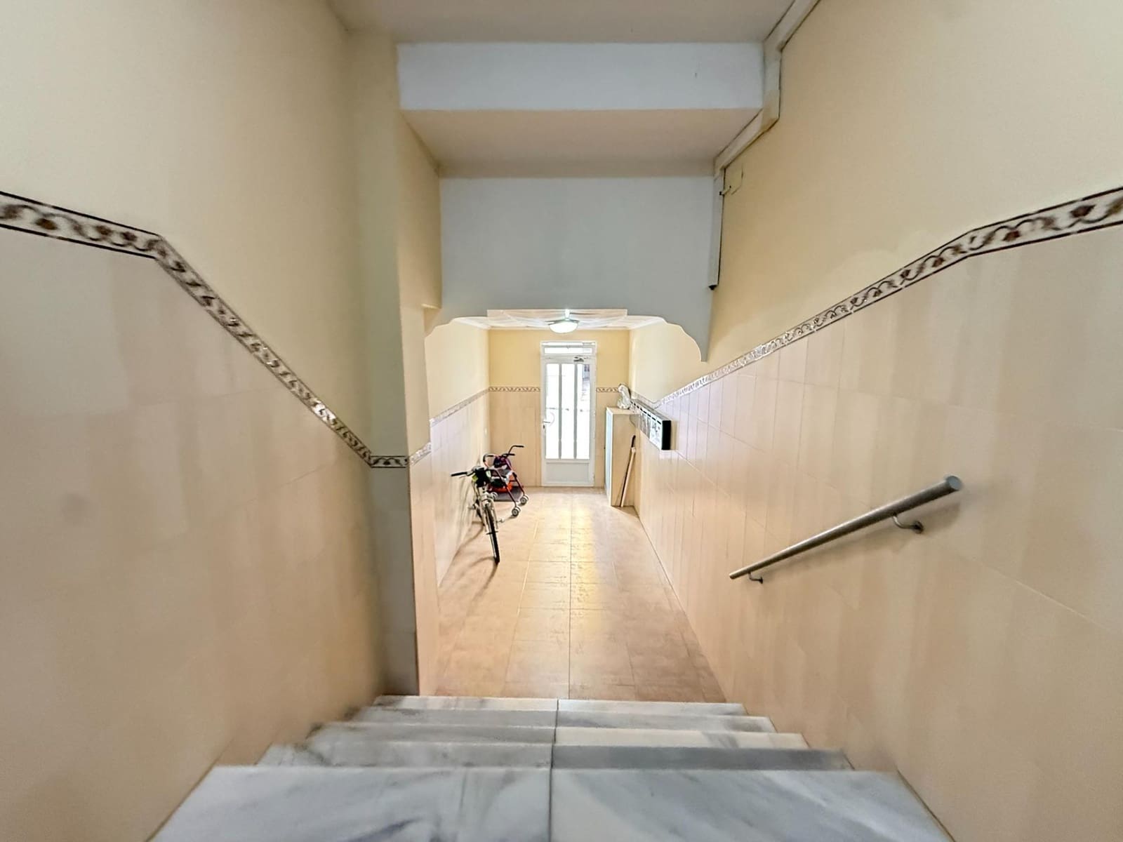 4 makuuhuone Asunto myytävänä paikassa La Marina - 120 000 € (Ref: 9502205)