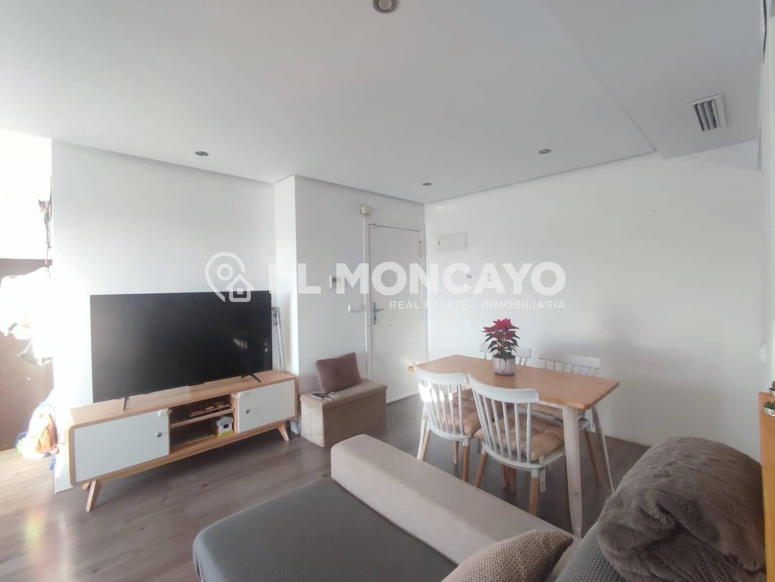 3 bedroom Penthouse for sale in Guardamar del Segura with pool - € 244,900 (Ref: 9508809)