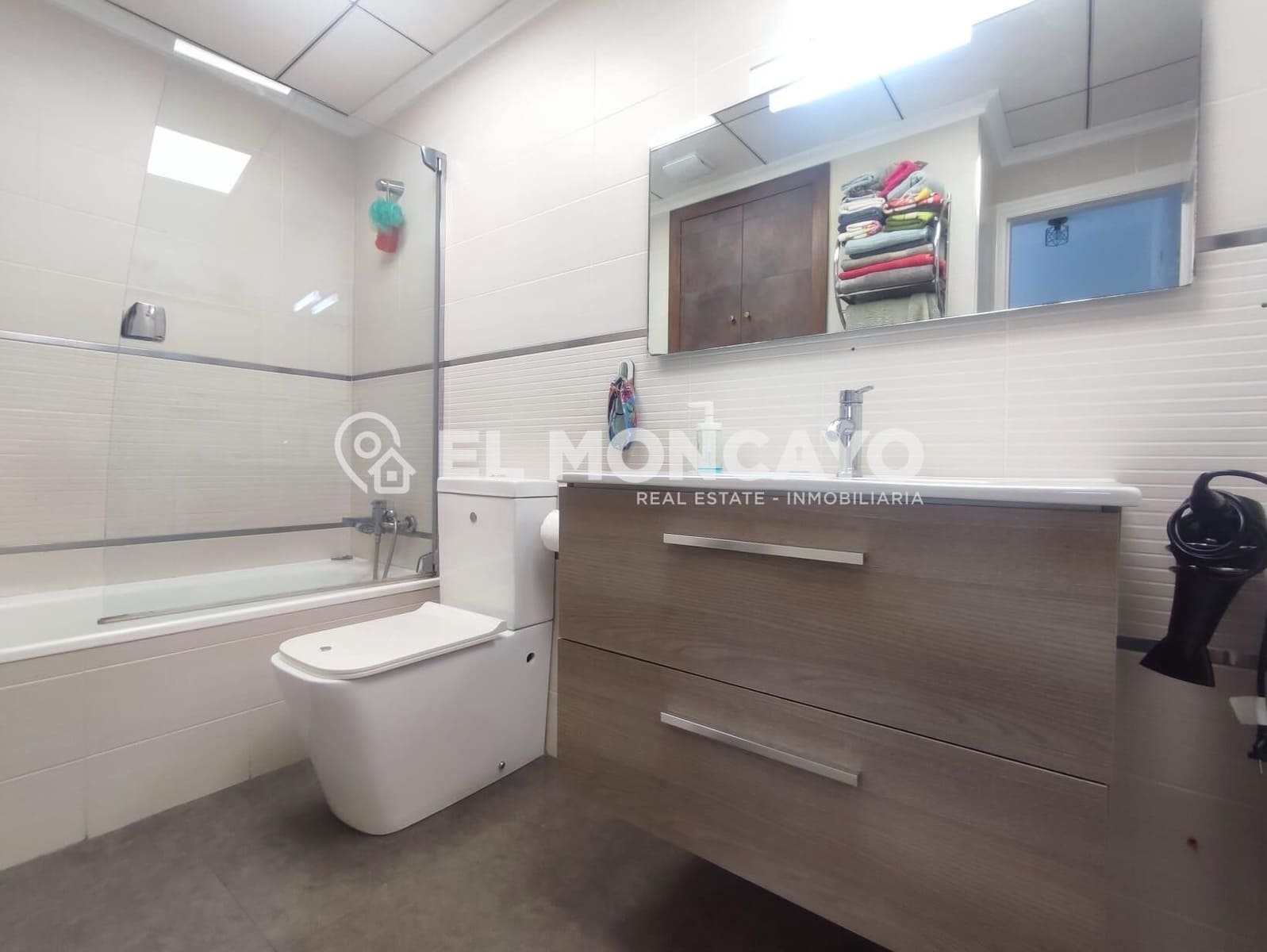 3 bedroom Penthouse for sale in Guardamar del Segura with pool - € 244,900 (Ref: 9508809)