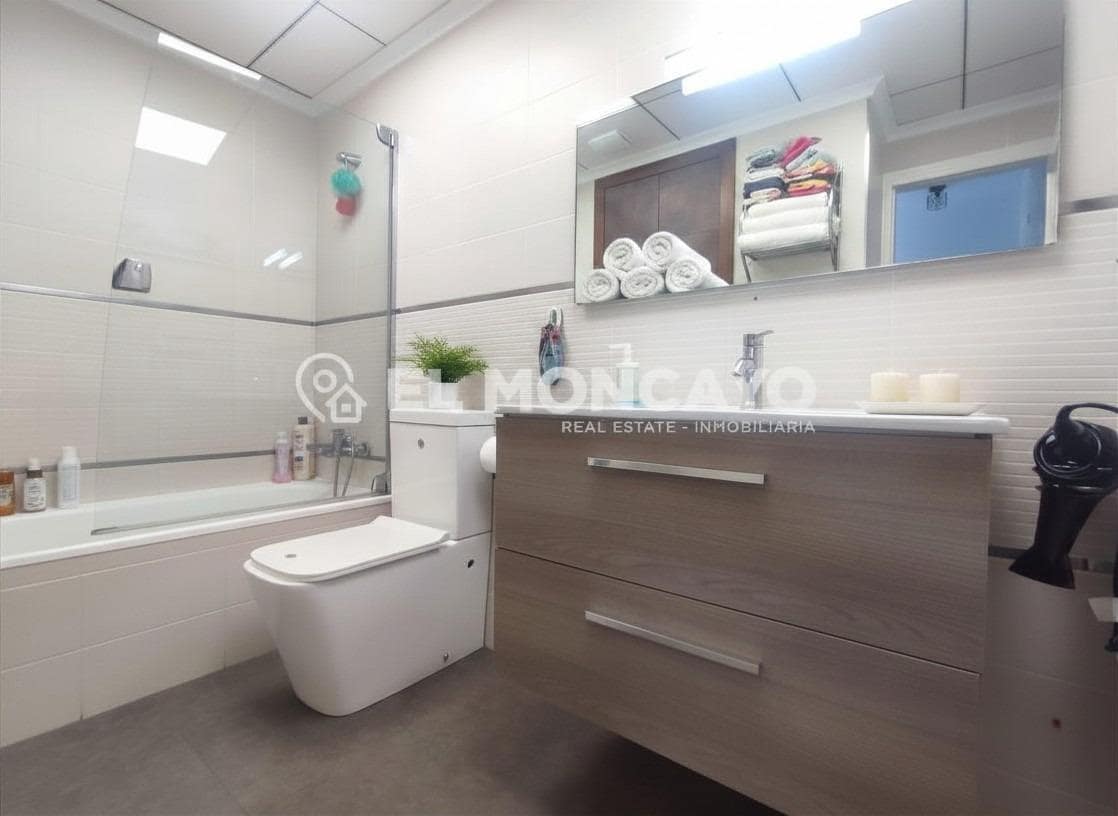 3 bedroom Penthouse for sale in Guardamar del Segura with pool - € 237,000 (Ref: 9508809)