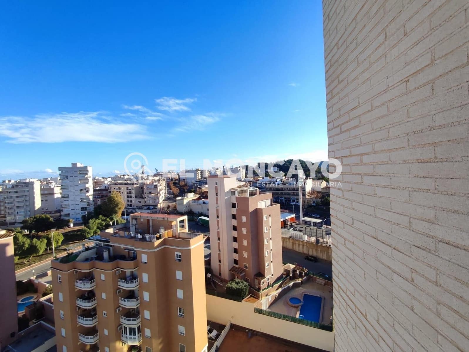 3 bedroom Penthouse for sale in Guardamar del Segura with pool - € 237,000 (Ref: 9508809)