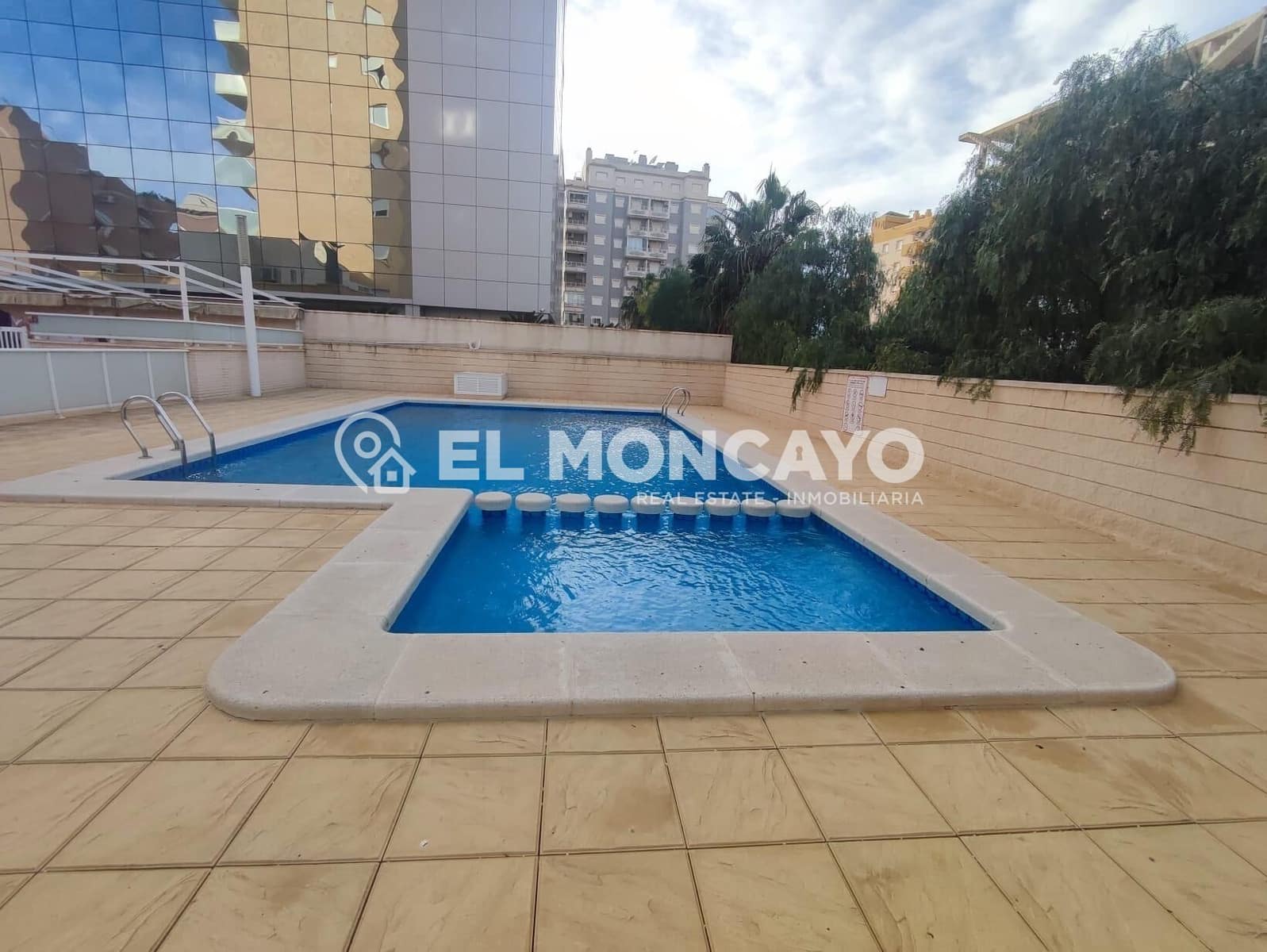 3 bedroom Penthouse for sale in Guardamar del Segura with pool - € 237,000 (Ref: 9508809)