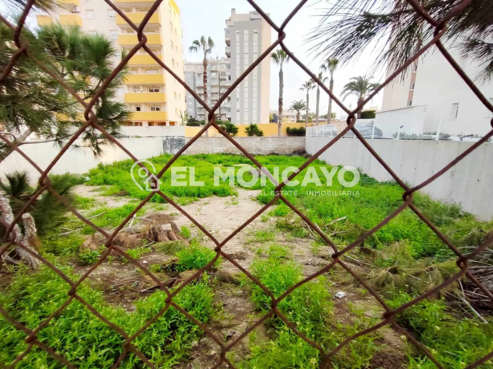 Działka budowlana na sprzedaż w Guardamar del Segura - 420 000 € (Ref: 9518843)