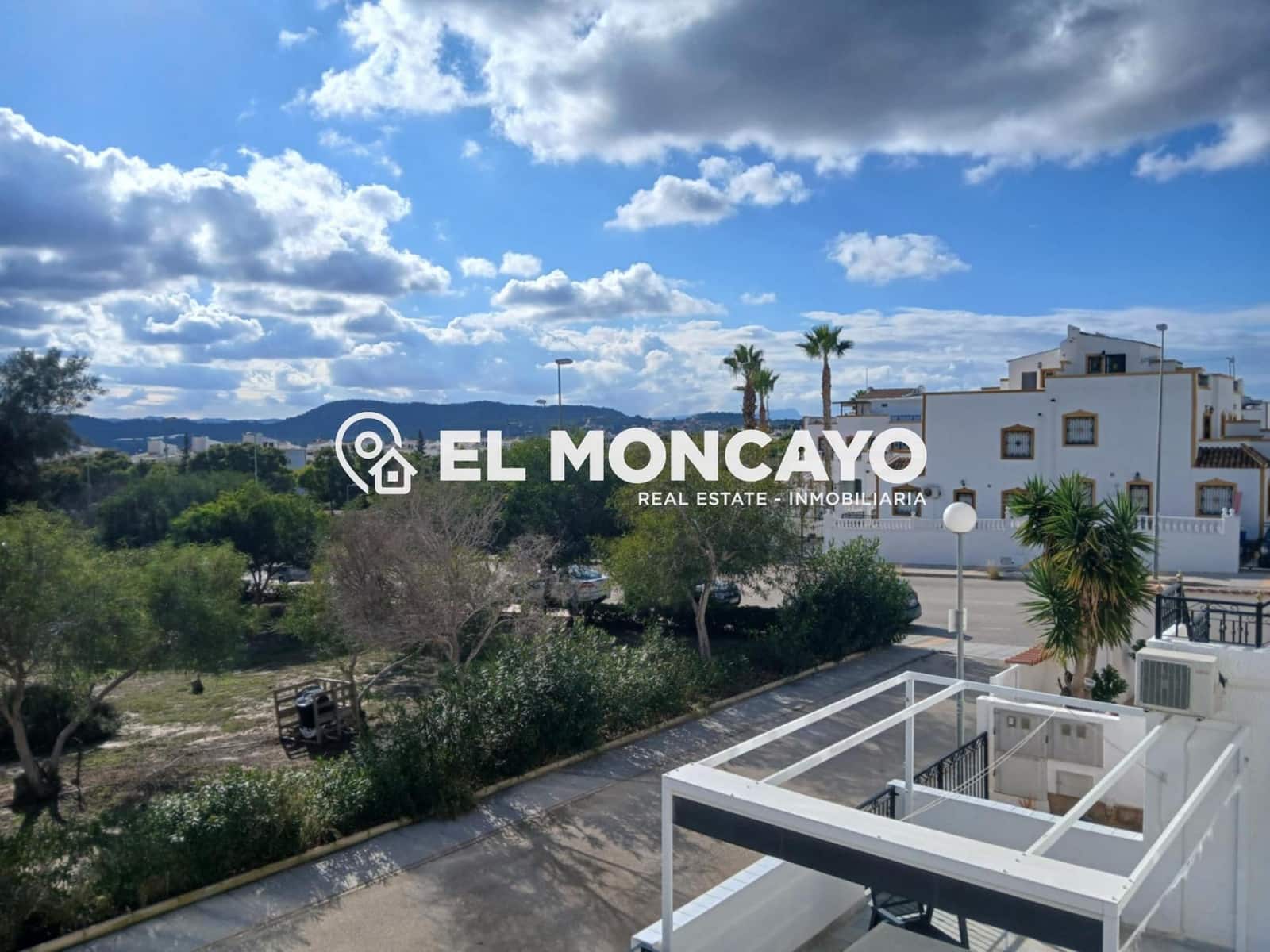 2 soveværelse Bungalow til salg i Los Montesinos med swimmingpool garage - € 139.900 (Ref: 9535860)