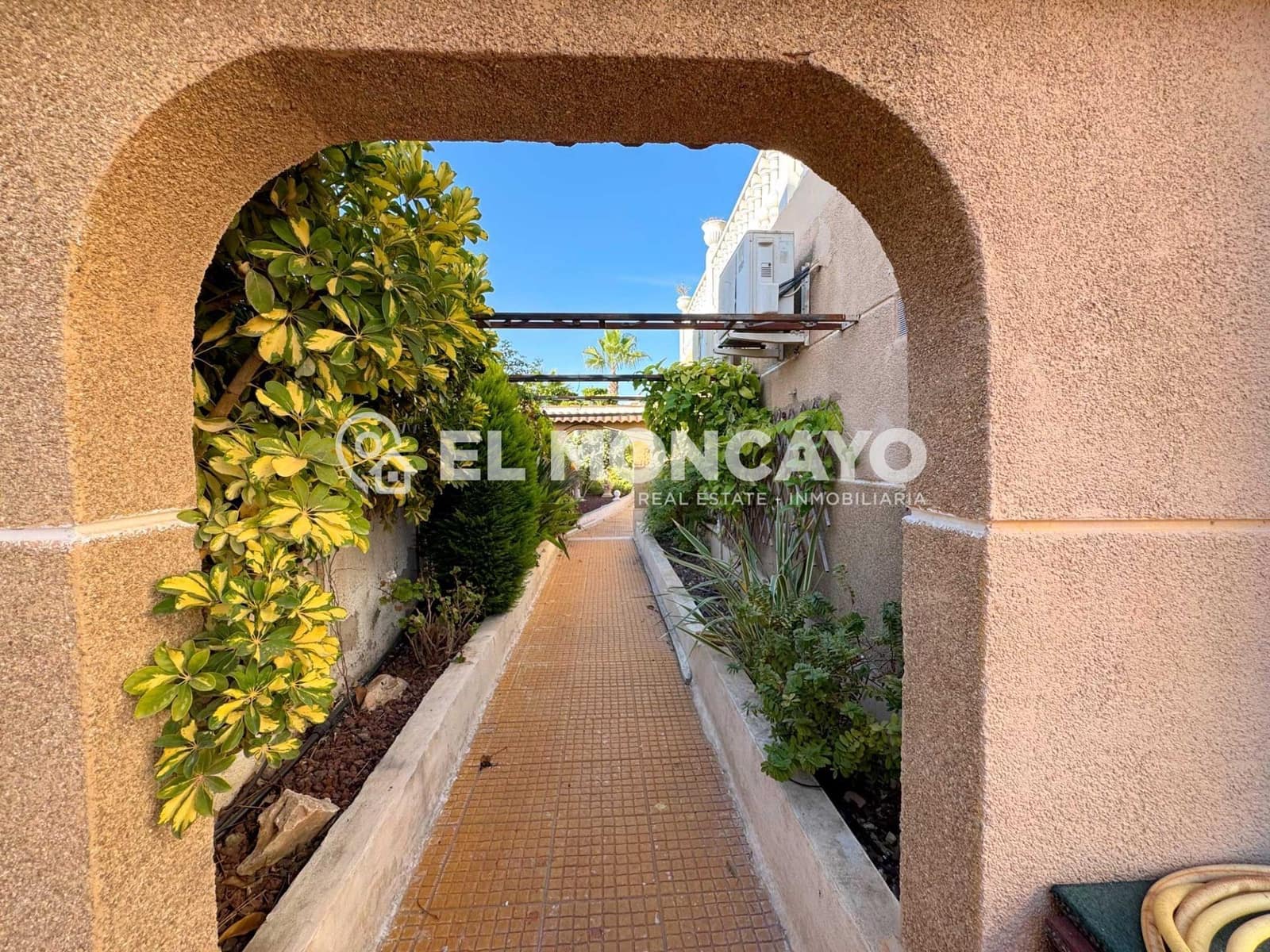 4 sypialnia Willa na sprzedaż w San Fulgencio z basenem garażem - 510 000 € (Ref: 9548124)