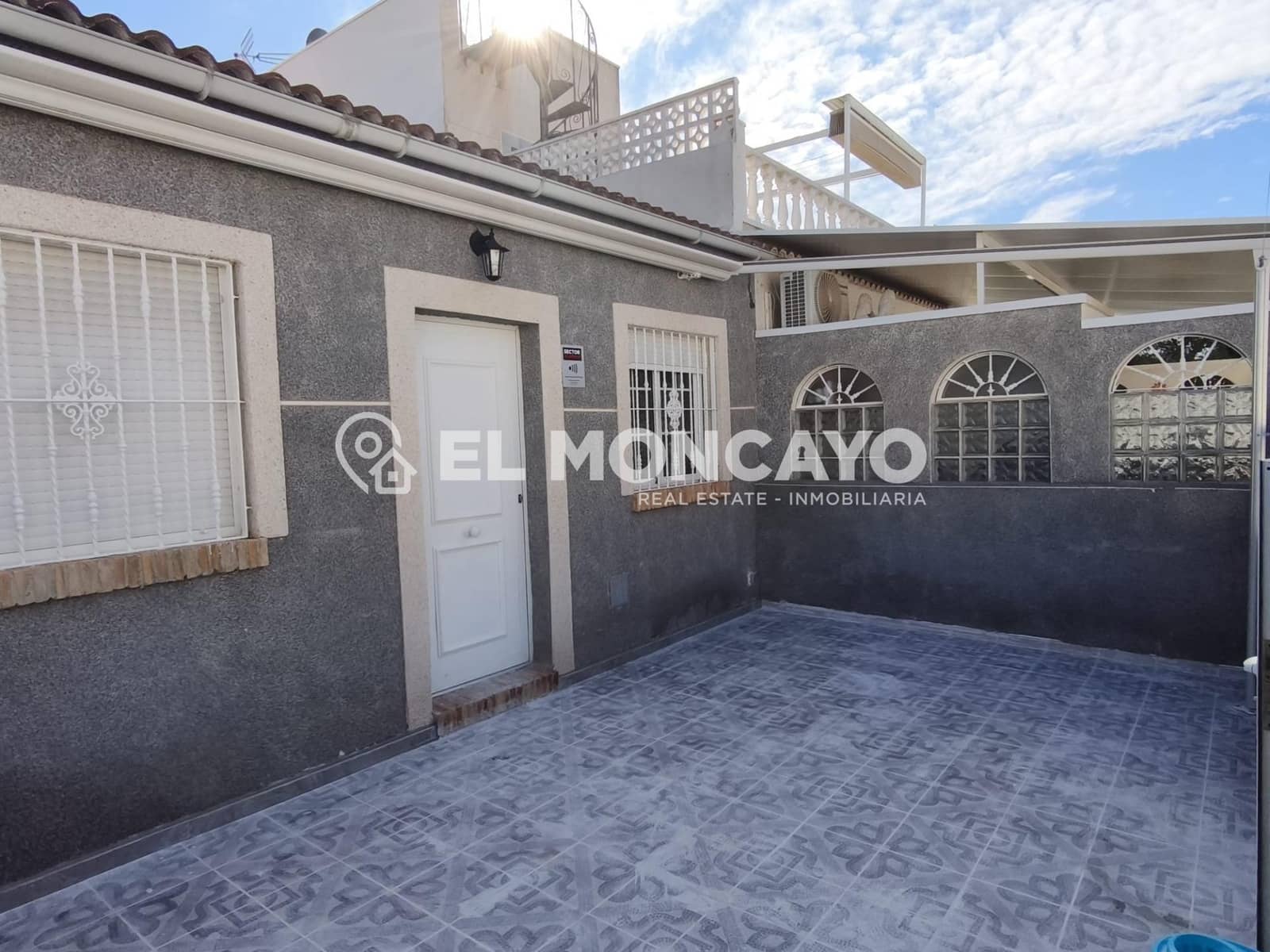 2 sypialnia Bungalow na sprzedaż w Torrevieja - 119 000 € (Ref: 9557859)