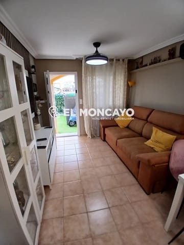 2 makuuhuone Rivitalo myytävänä paikassa Guardamar del Segura mukana uima-altaan - 189 900 € (Ref: 9565092)