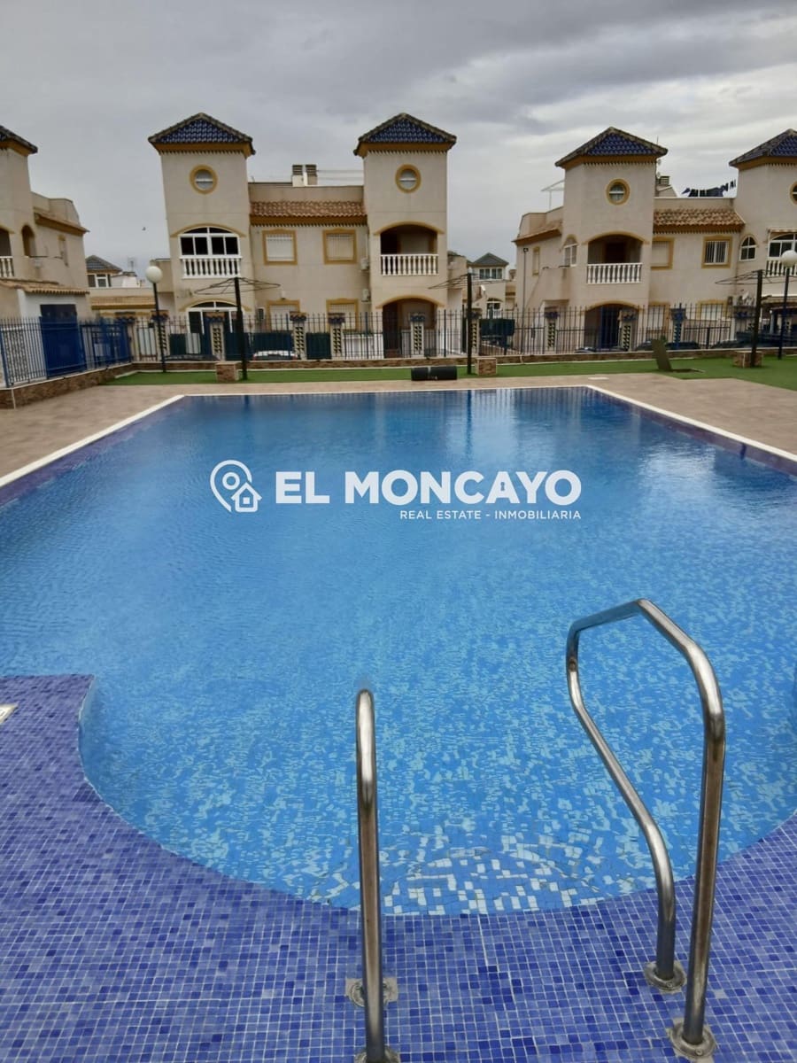 2 makuuhuone Rivitalo myytävänä paikassa Guardamar del Segura mukana uima-altaan - 189 900 € (Ref: 9565092)