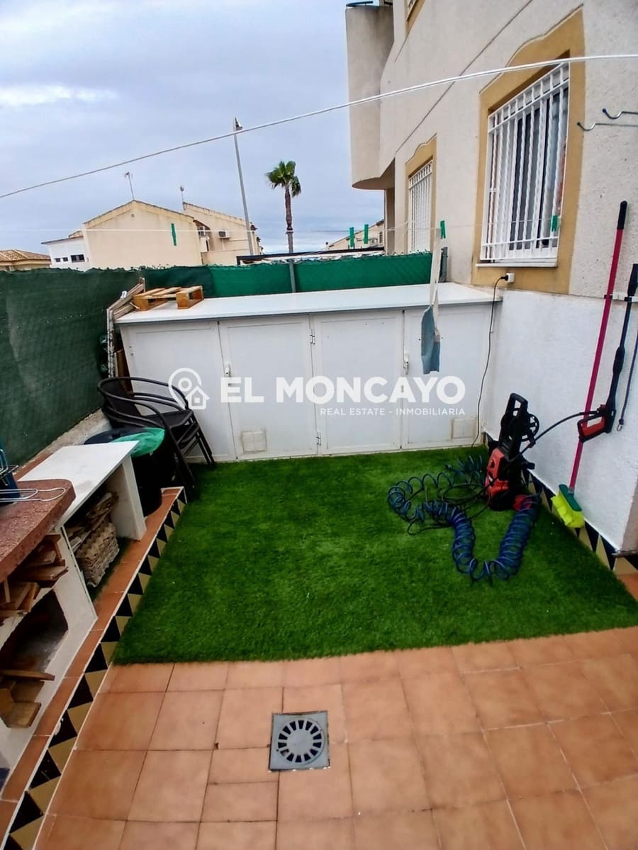 2 makuuhuone Rivitalo myytävänä paikassa Guardamar del Segura mukana uima-altaan - 189 900 € (Ref: 9565092)