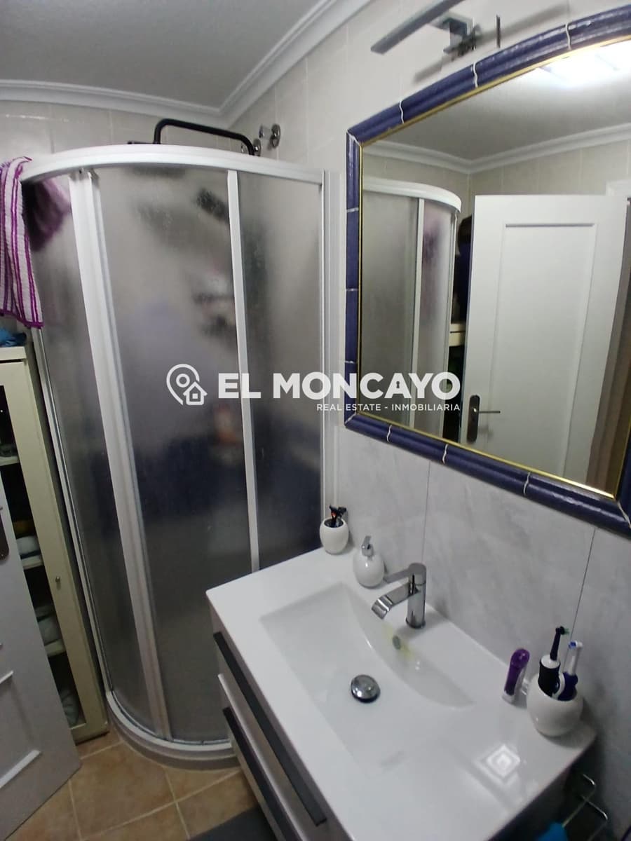 2 makuuhuone Rivitalo myytävänä paikassa Guardamar del Segura mukana uima-altaan - 189 900 € (Ref: 9565092)