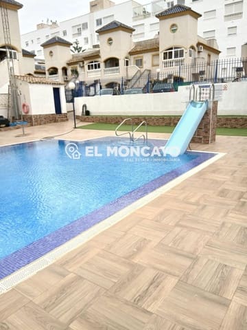 2 makuuhuone Rivitalo myytävänä paikassa Guardamar del Segura mukana uima-altaan - 189 900 € (Ref: 9565092)