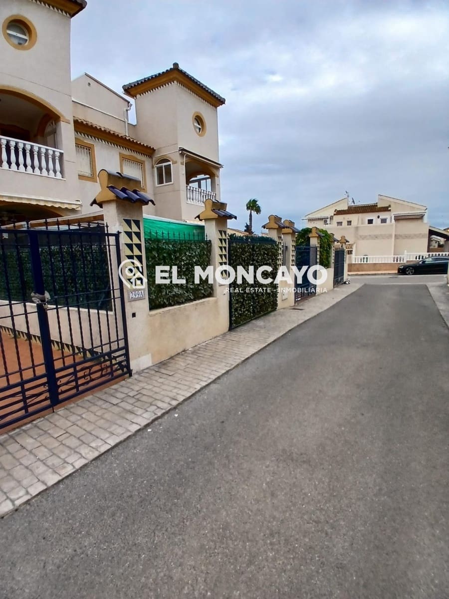 2 makuuhuone Rivitalo myytävänä paikassa Guardamar del Segura mukana uima-altaan - 189 900 € (Ref: 9565092)