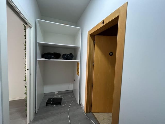 Erhverv til leje i Guardamar del Segura - € 750 (Ref: 9565093)