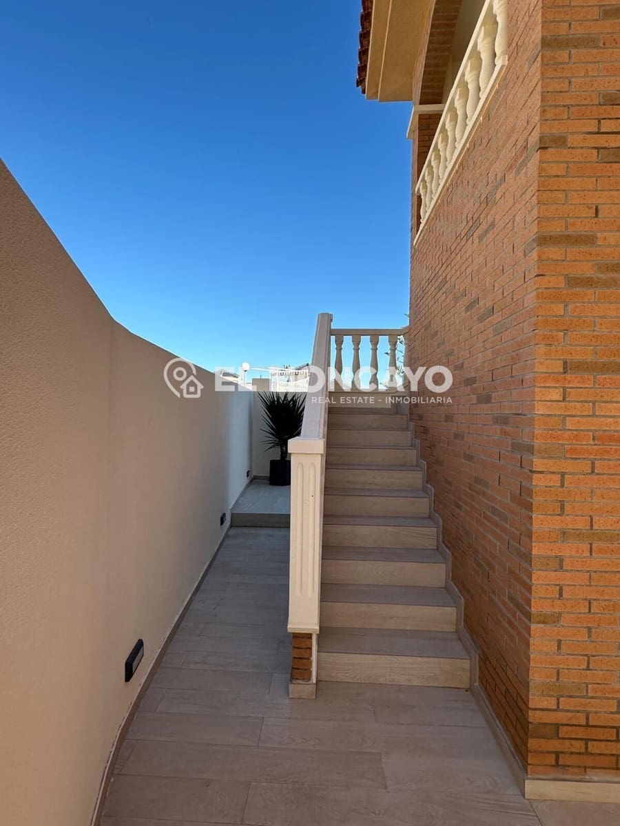 3 slaapkamer Villa te koop in La Marquesa met zwembad garage - € 499.000 (Ref: 9565094)