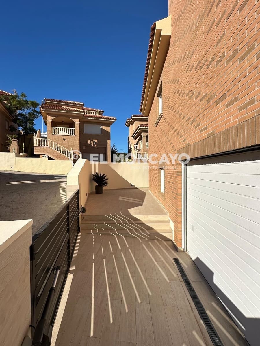 3 slaapkamer Villa te koop in La Marquesa met zwembad garage - € 499.000 (Ref: 9565094)