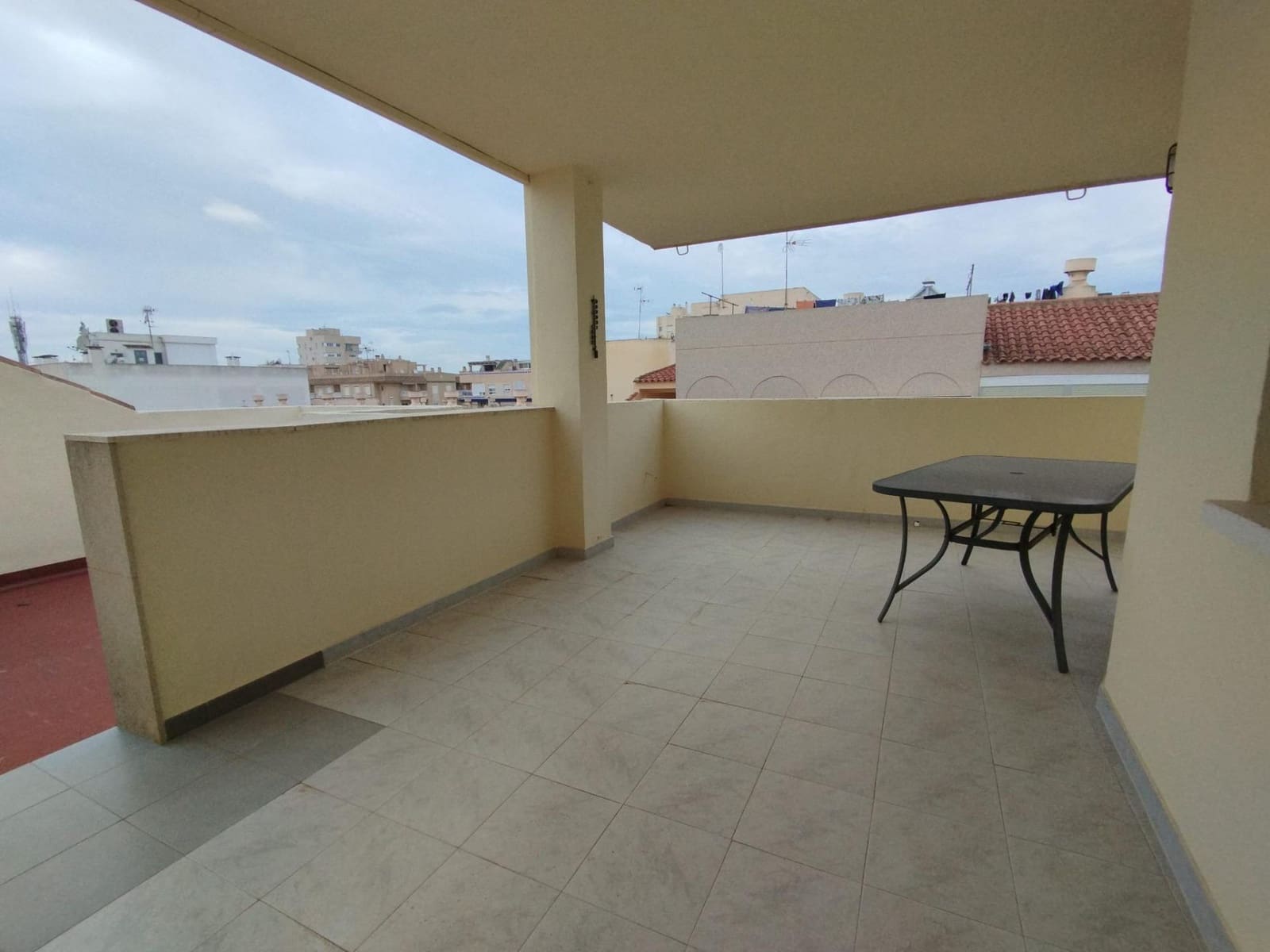 Ático de 1 habitación en Guardamar del Segura en venta - 115.000 € (Ref: 9568495)