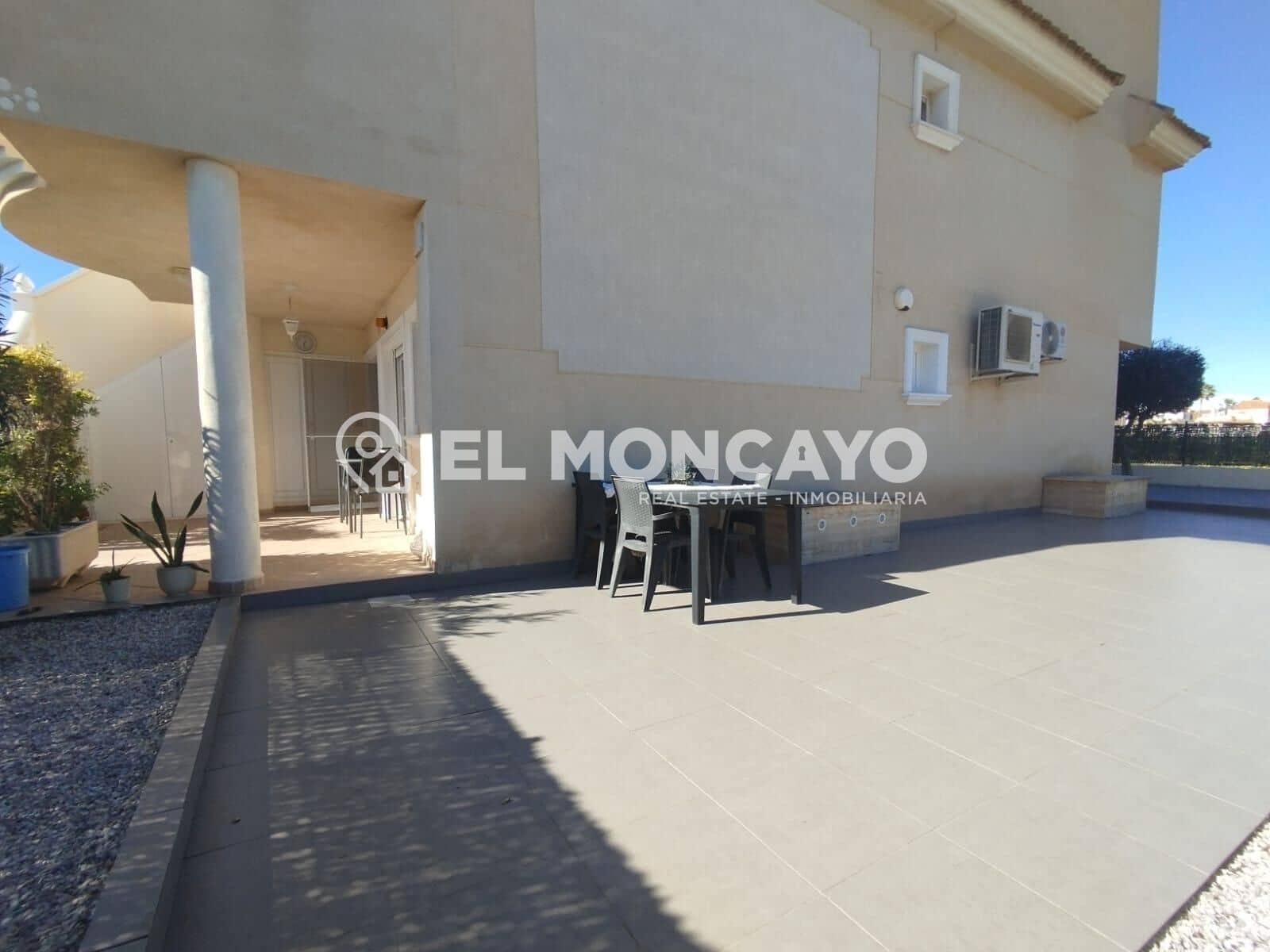 2 sovrum Bungalow till salu i Guardamar del Segura med pool - 175 000 € (Ref: 9574563)