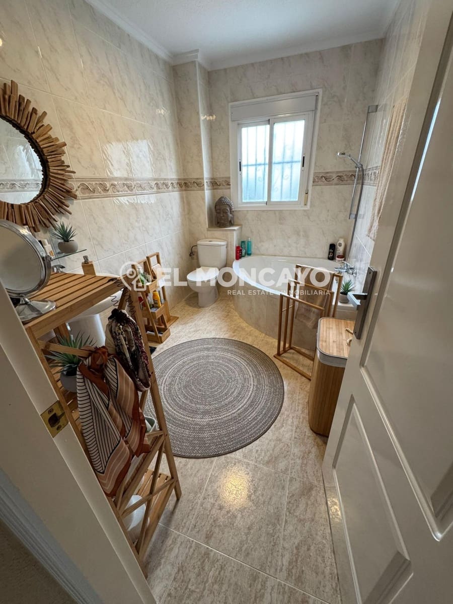 3 makuuhuone Rivitalo myytävänä paikassa Dona Pepa mukana uima-altaan 
autotalli - 259 000 € (Ref: 9583467)