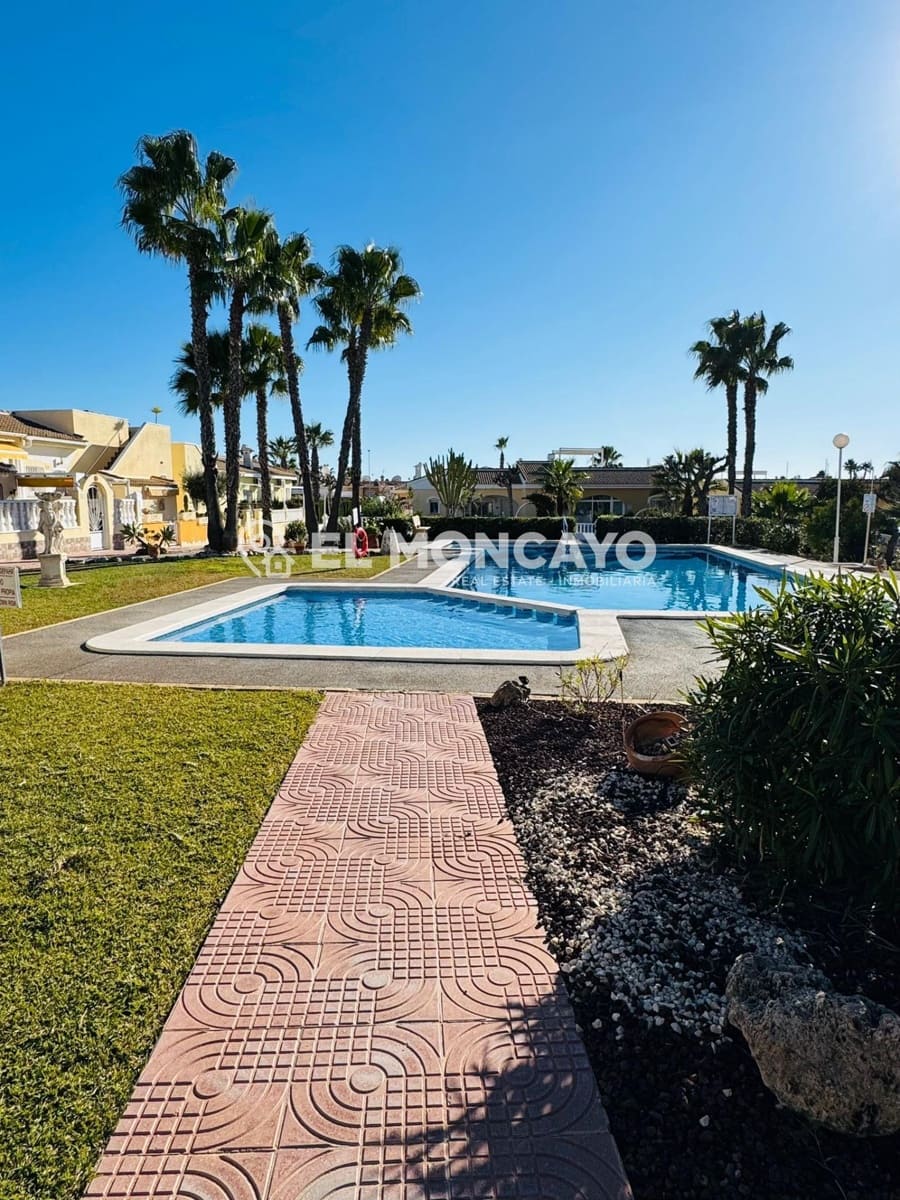 3 makuuhuone Rivitalo myytävänä paikassa Dona Pepa mukana uima-altaan 
autotalli - 259 000 € (Ref: 9583467)