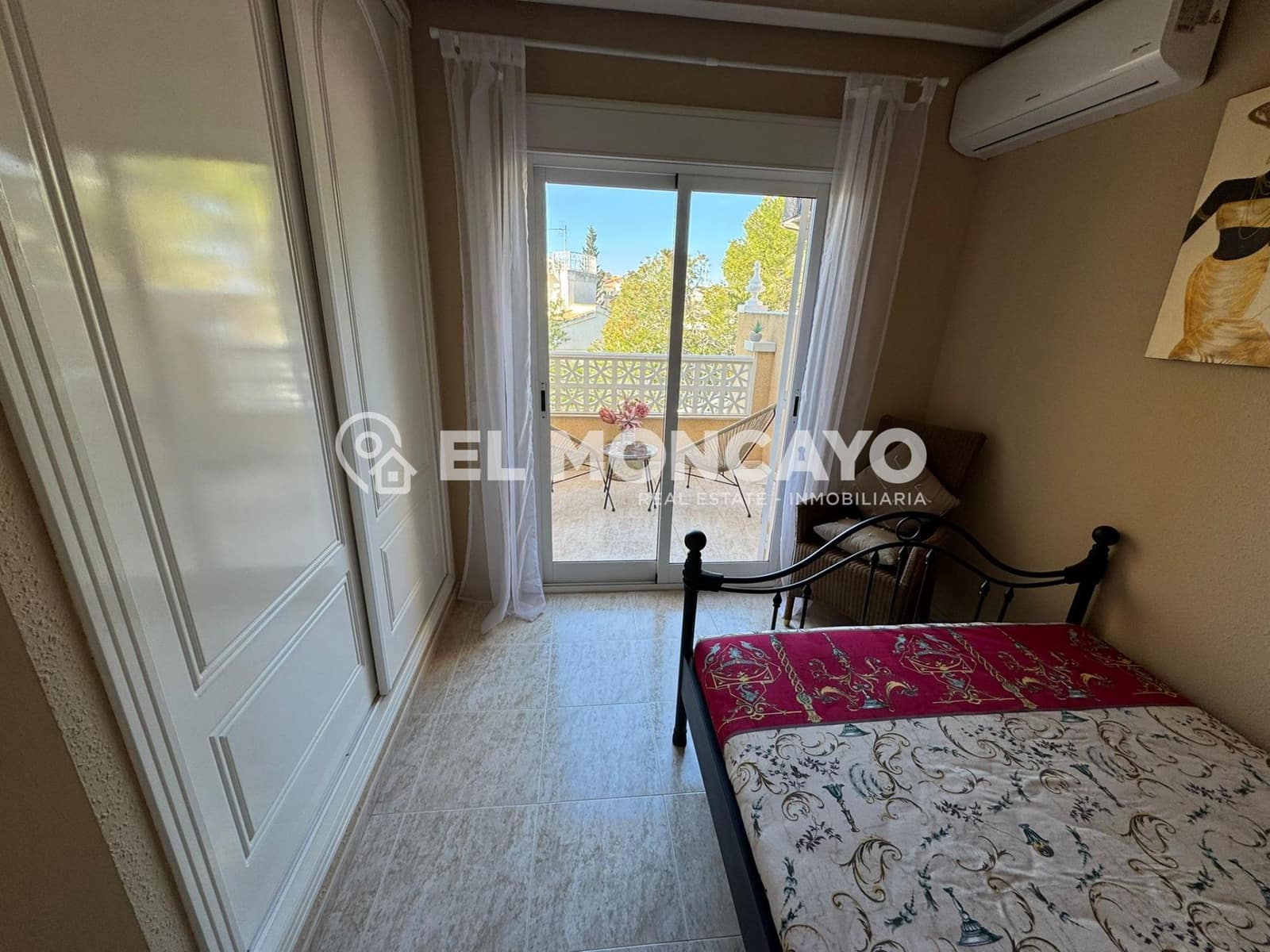 3 makuuhuone Rivitalo myytävänä paikassa Dona Pepa mukana uima-altaan 
autotalli - 259 000 € (Ref: 9583467)