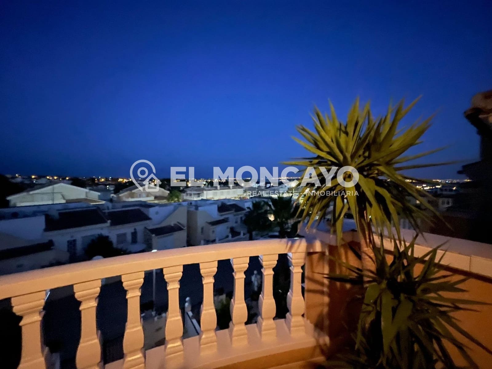 3 makuuhuone Rivitalo myytävänä paikassa Dona Pepa mukana uima-altaan 
autotalli - 259 000 € (Ref: 9583467)