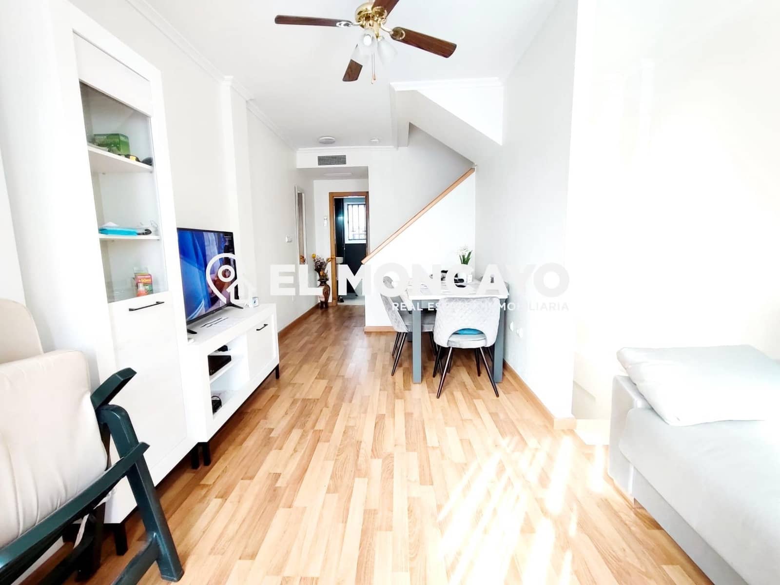 3 sovrum Radhus till salu i Guardamar del Segura med pool garage - 287 000 € (Ref: 9583468)