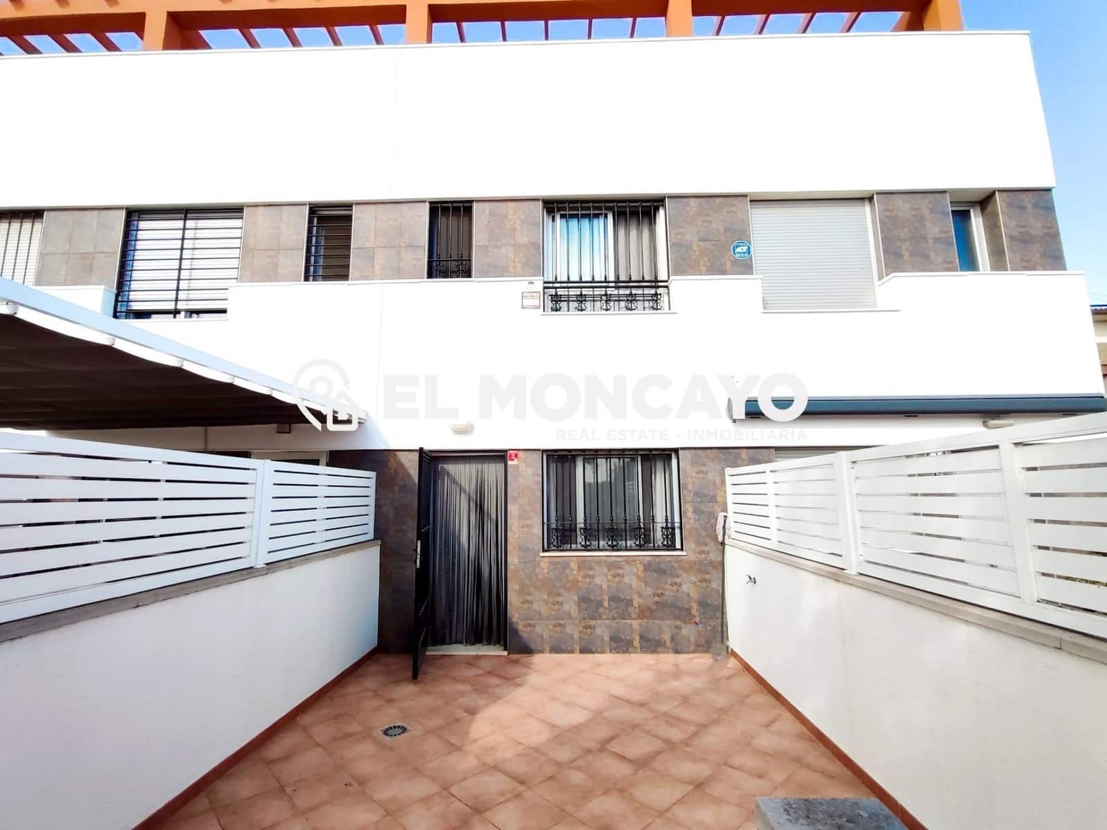 3 sovrum Radhus till salu i Guardamar del Segura med pool garage - 287 000 € (Ref: 9583468)