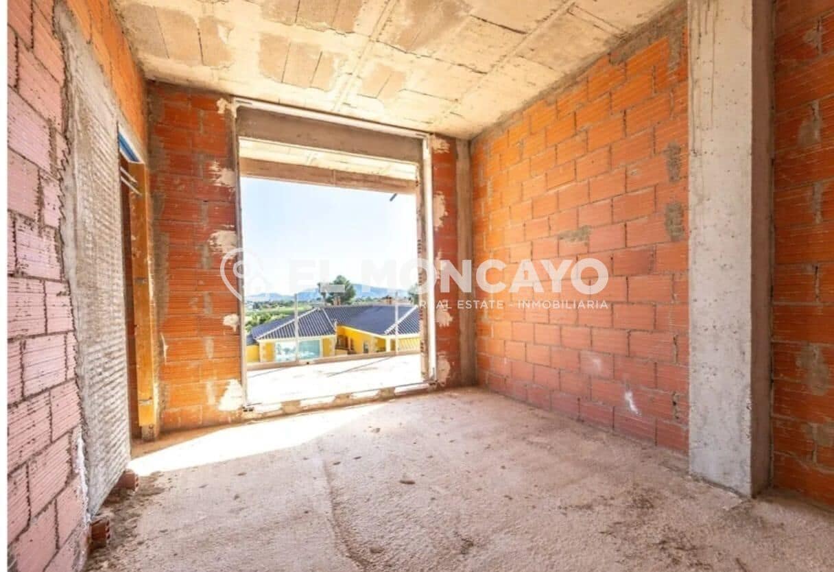 Chalet de 4 habitaciones en Orihuela en venta con garaje - 439.900 € (Ref: 9586366)