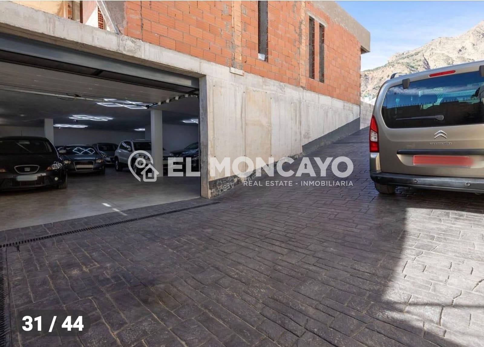 Chalet de 4 habitaciones en Orihuela en venta con garaje - 439.900 € (Ref: 9586366)