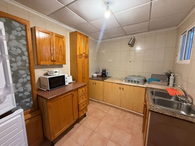 4 bedroom Villa for sale in Rojales - € 116,000 (Ref: 9586369)