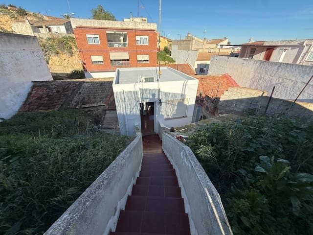4 bedroom Villa for sale in Rojales - € 116,000 (Ref: 9586369)