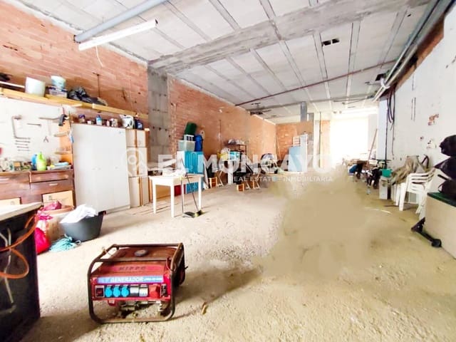 Commerciale in vendita in Guardamar del Segura con garage - 190.000 € (Rif: 9591185)