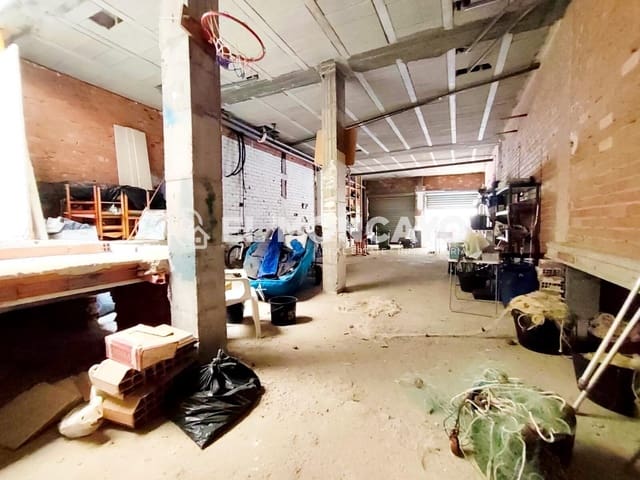 Commerciale in vendita in Guardamar del Segura con garage - 190.000 € (Rif: 9591185)