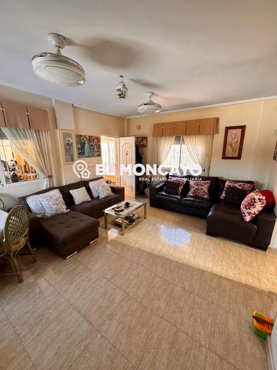 Chalet de 4 habitaciones en Cox en venta con piscina - 270.000 € (Ref: 9604913)