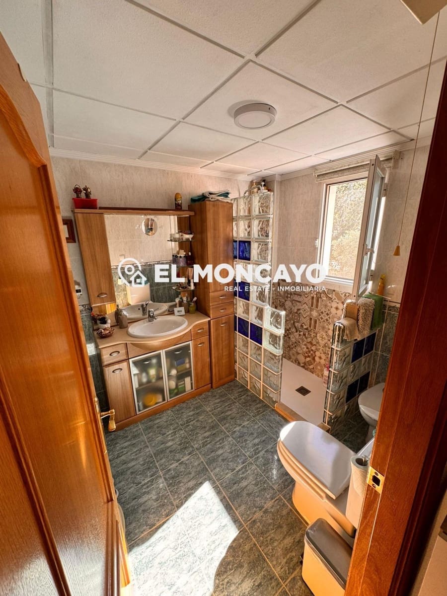 Chalet de 4 habitaciones en Cox en venta con piscina - 270.000 € (Ref: 9604913)