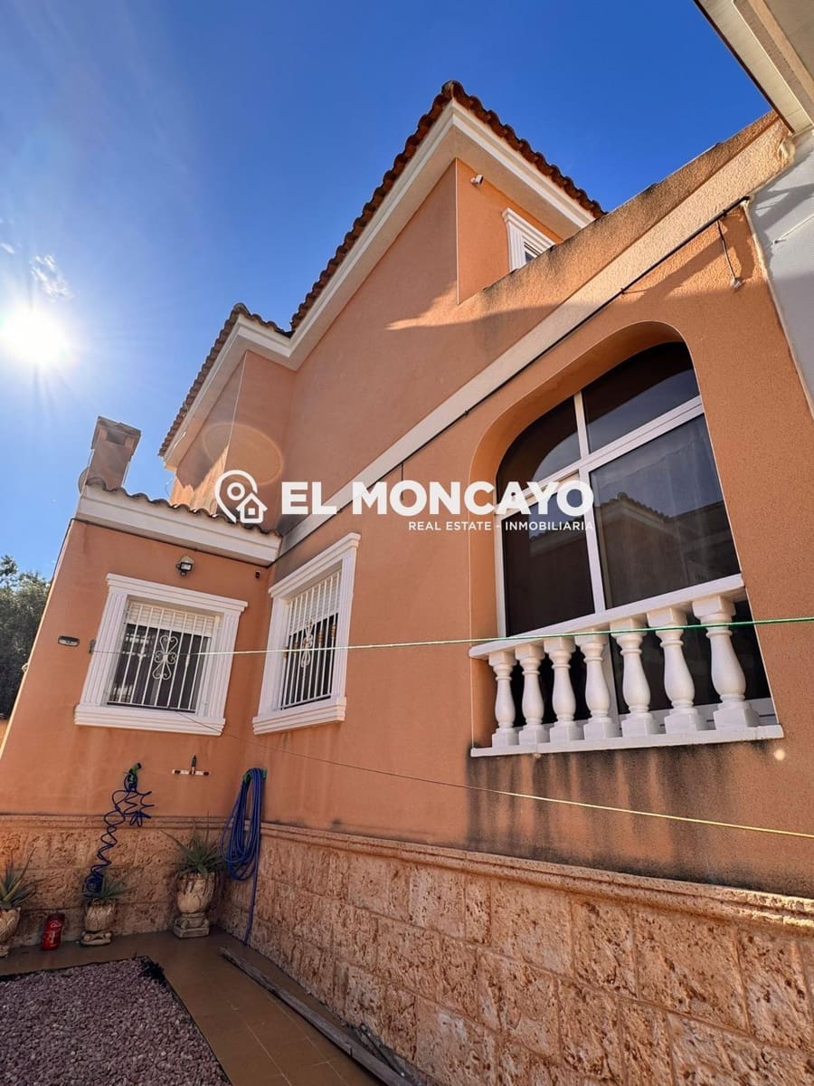 Chalet de 4 habitaciones en Cox en venta con piscina - 270.000 € (Ref: 9604913)