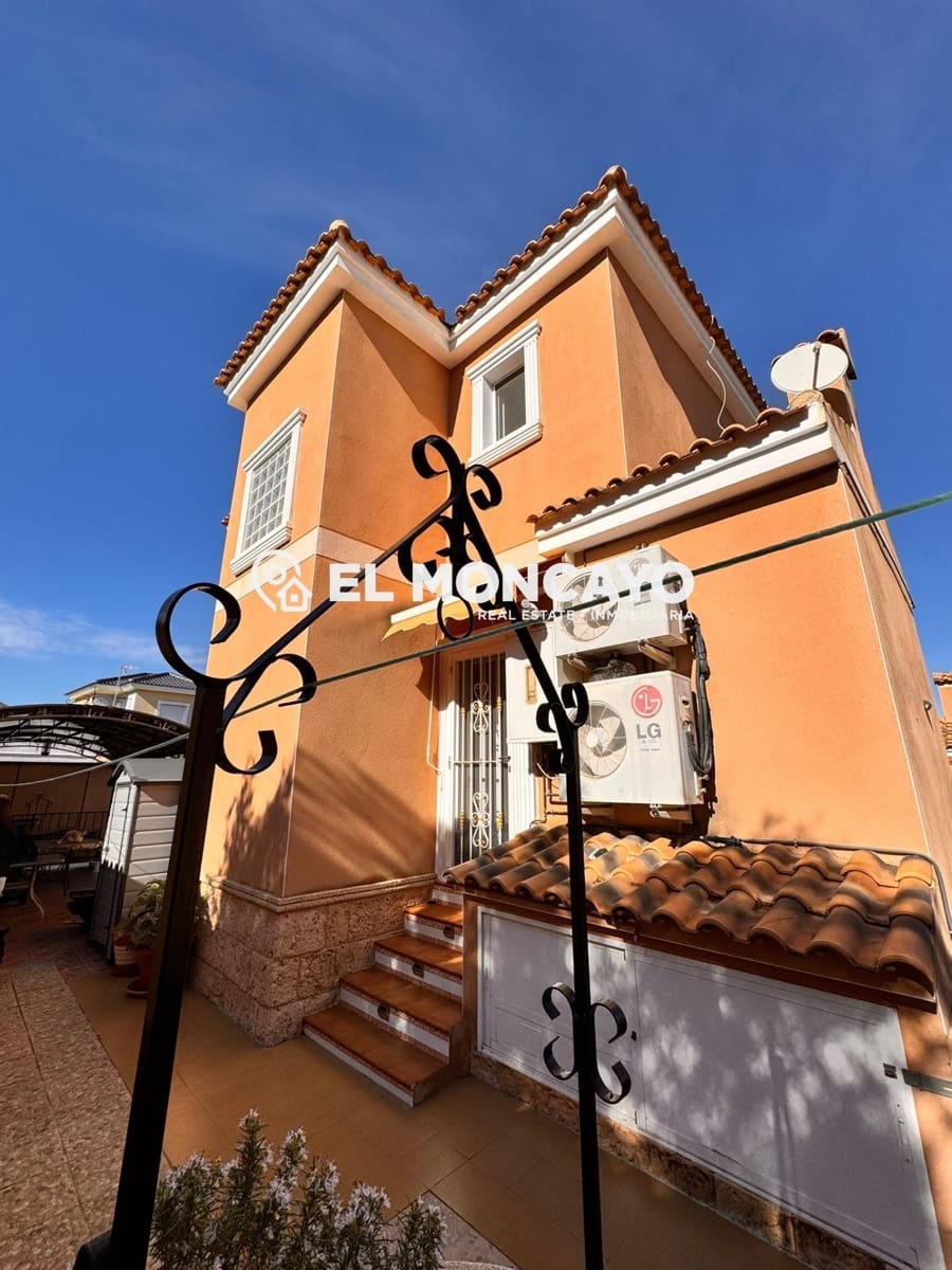 Chalet de 4 habitaciones en Cox en venta con piscina - 270.000 € (Ref: 9604913)