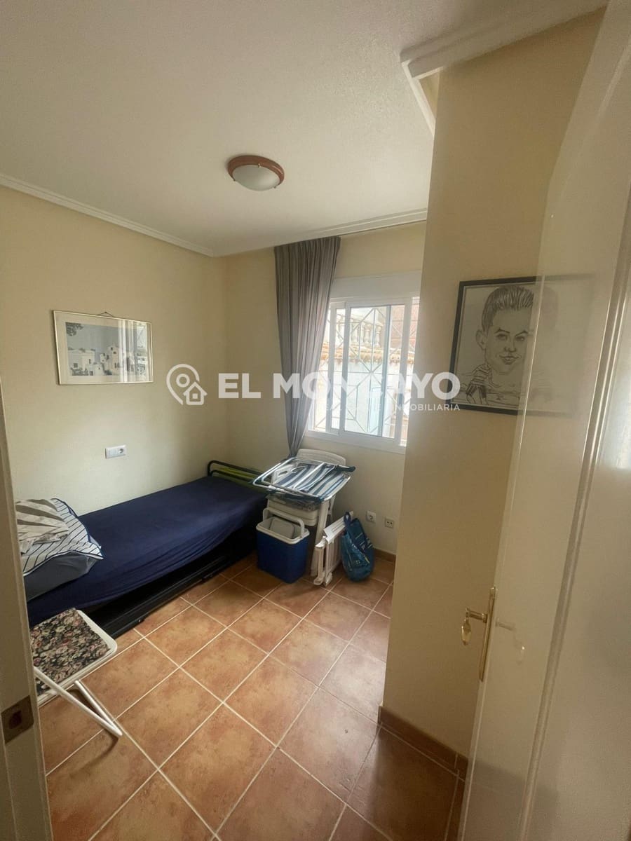 3 bedroom Villa for sale in Torrevieja with pool - € 260,000 (Ref: 9611462)