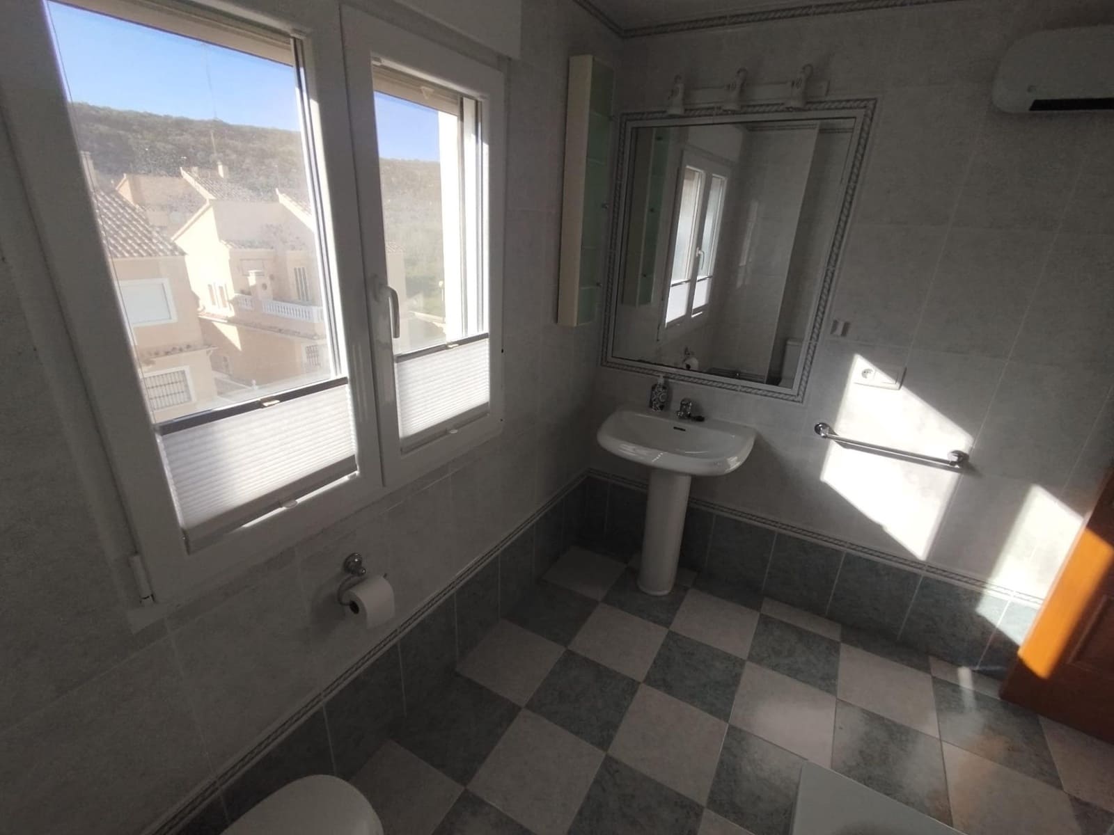 3 bedroom Semi-detached Villa for sale in Guardamar del Segura - € 370,000 (Ref: 9619152)